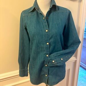 Faherty ( anthropologie) denim shirt woman's unworn.  Size xs